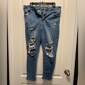 American Eagle size 16 short distressed Jean